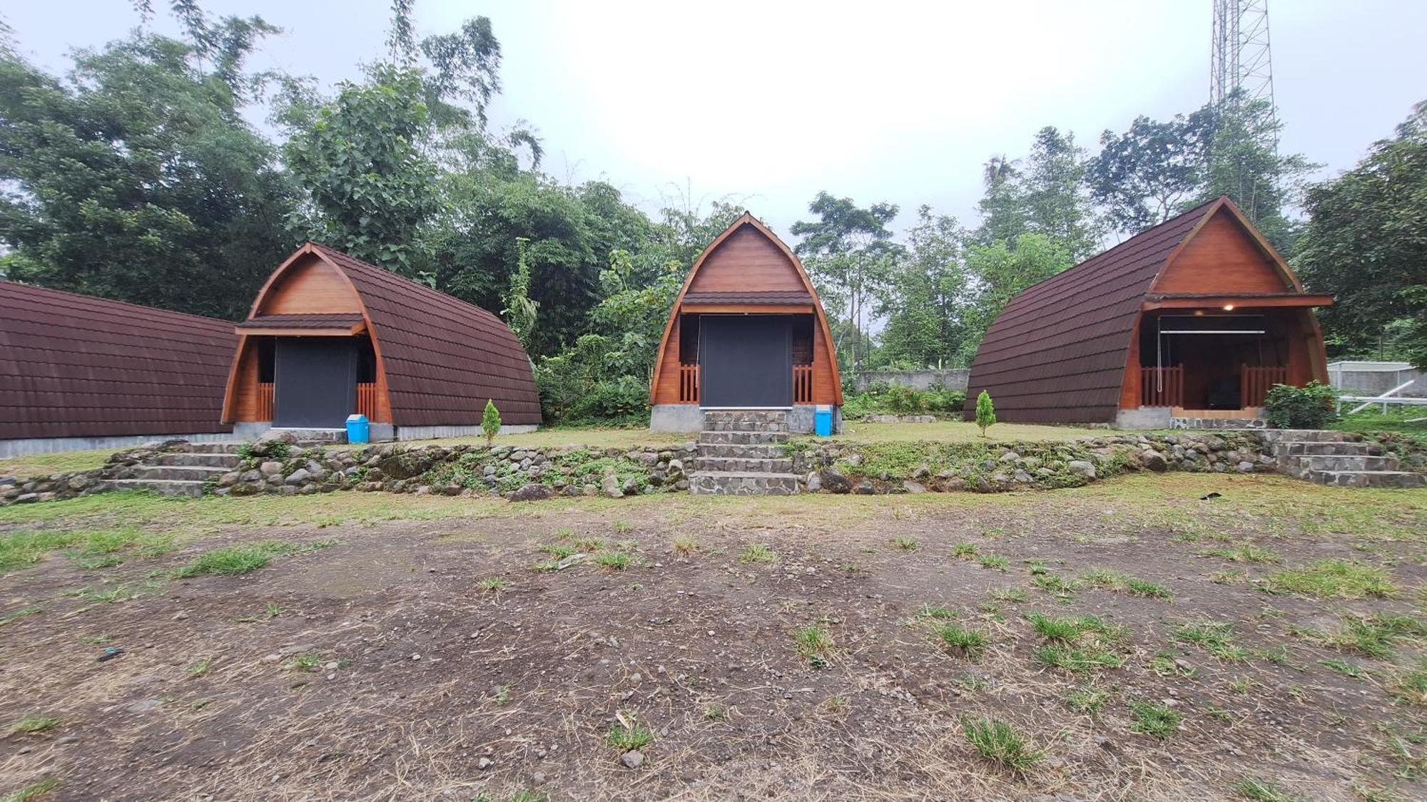 The Allabun Glamping Yogyakarta カリウラン エクステリア 写真